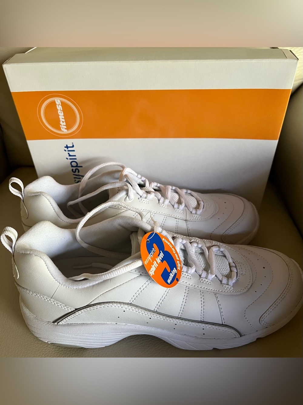Easy Spirit Espunter Walking Shoes White Leather Sneakers Size 10M NWT